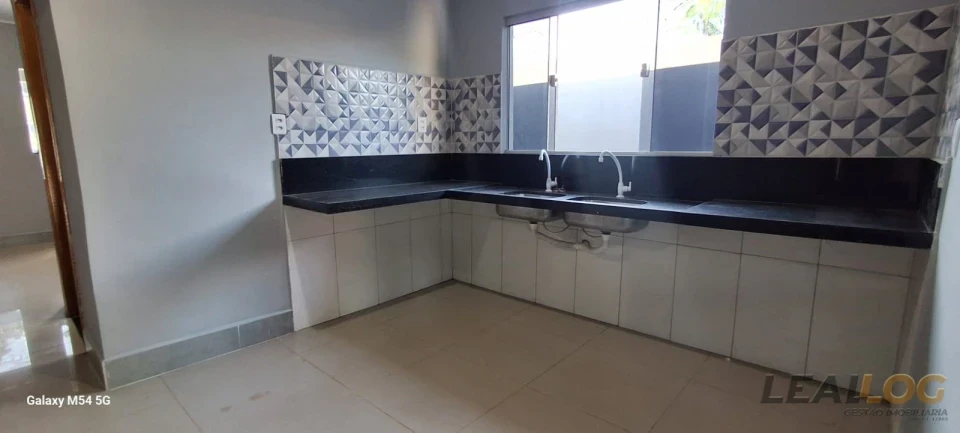 Imagens do imóveis VENDO - CASA NO BAIRRO NOSSA SENHORA APARECIDA - CUIABÁ - MT