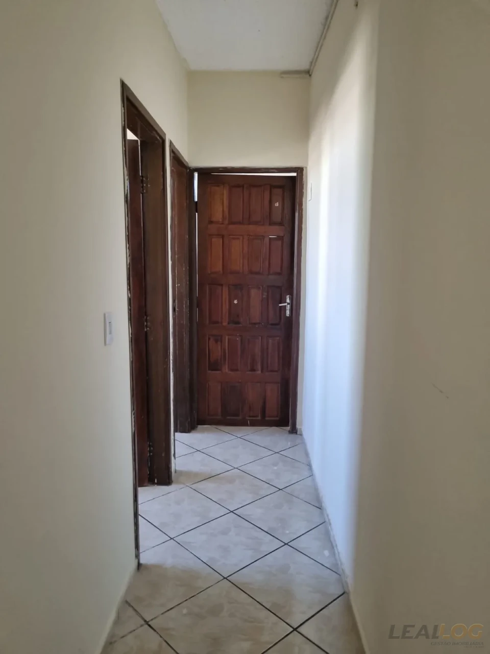 Imagens do imóveis VENDO - Apartamento no Ed. Diana o bairro Cophamil em Cuiabá - MT