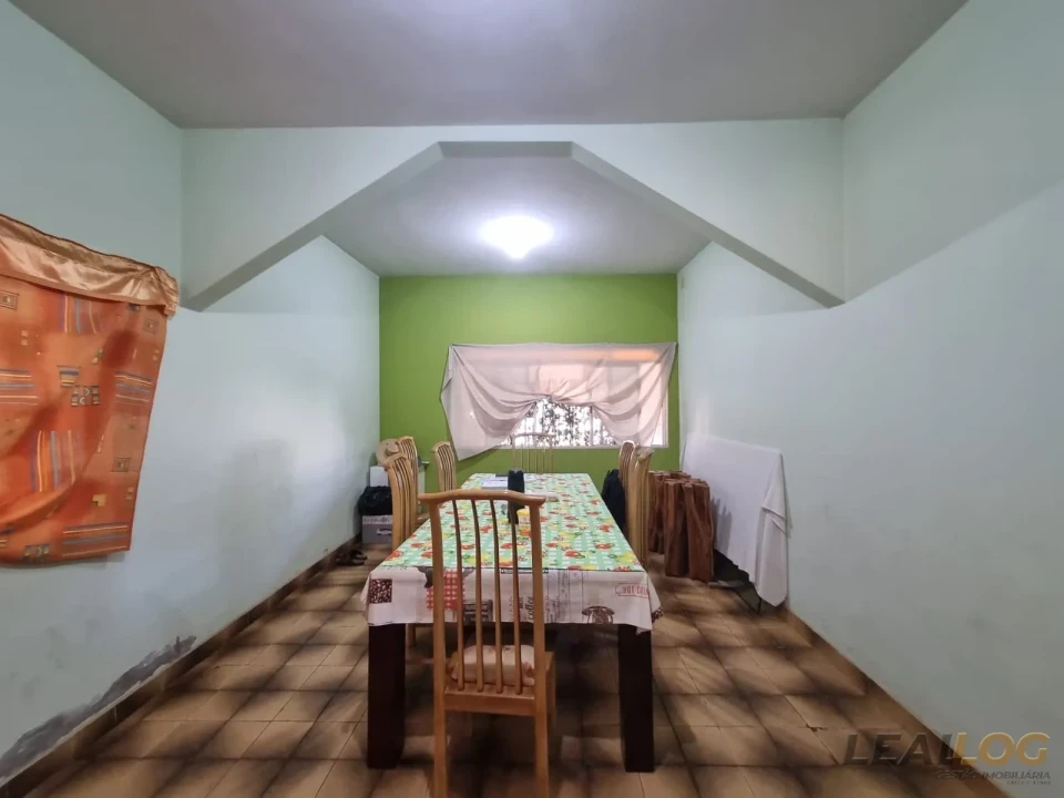 Imagens do imóveis VENDO - CASA NO JARDIM AEROPORTO  - VÁRZEA GRANDE - MT