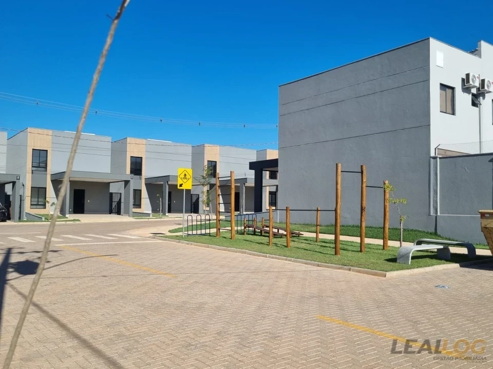 Imagens do imóveis ALUGO - Casa  sobrado Condomínio fechado  PLENO em Cuiabá - MT
