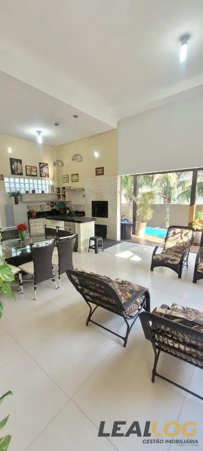 Imagens do imóveis Casa em Condomínio para Venda em Cuiabá / MT no bairro Jardim Imperial