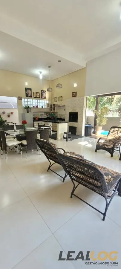 Imagens do imóveis Casa em Condomínio para Venda em Cuiabá / MT no bairro Jardim Imperial