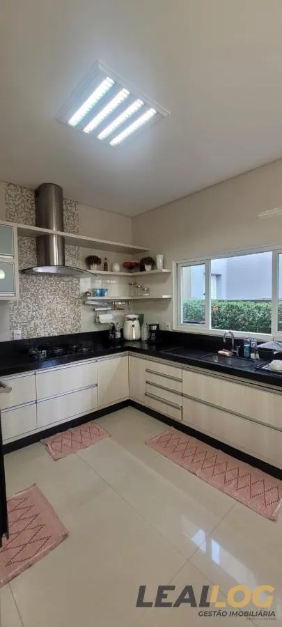 Imagens do imóveis Casa em Condomínio para Venda em Cuiabá / MT no bairro Jardim Imperial