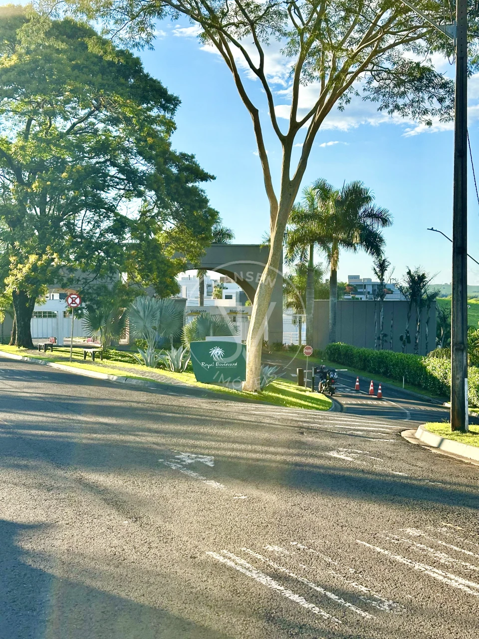 Imagens do imóveis Terreno A Venda no Condomínio Royal Boulevard em Ibiporã