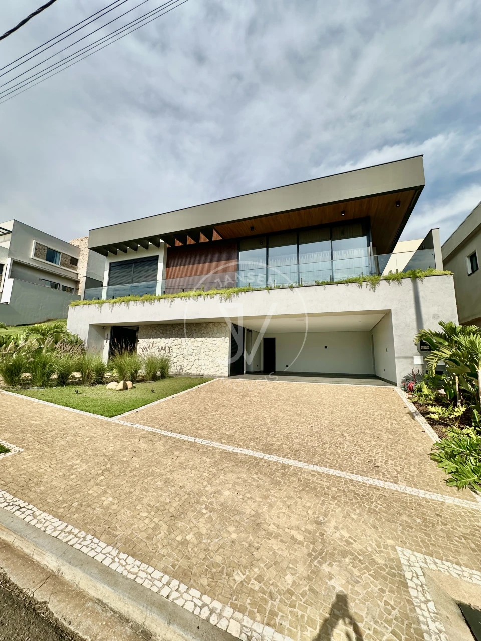 Imagens do imóveis Casa A Venda Condomínio Royal Boulevard Em Ibiporã