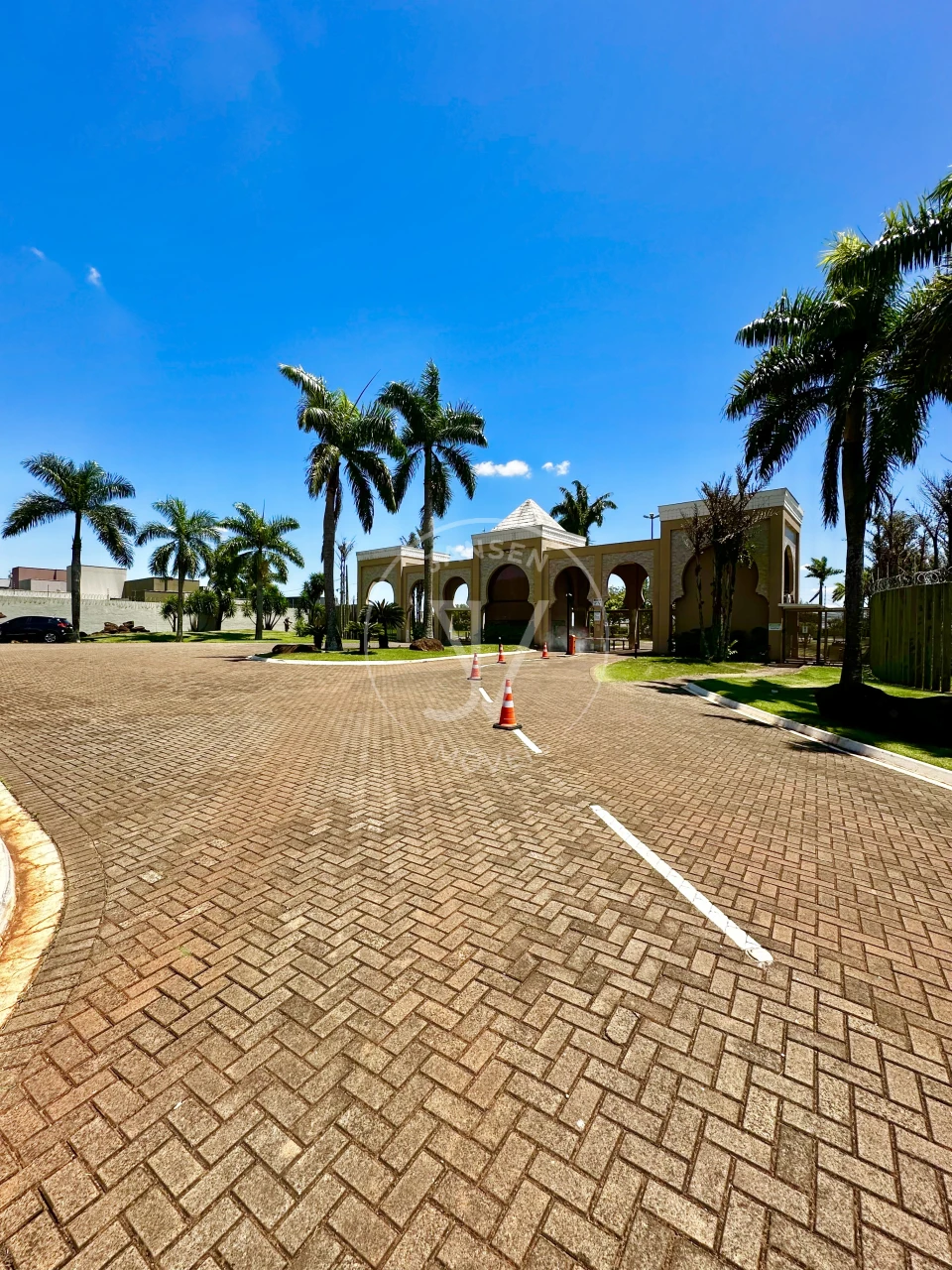 Imagens do imóveis Terreno A Venda Em Condomínio Fechado