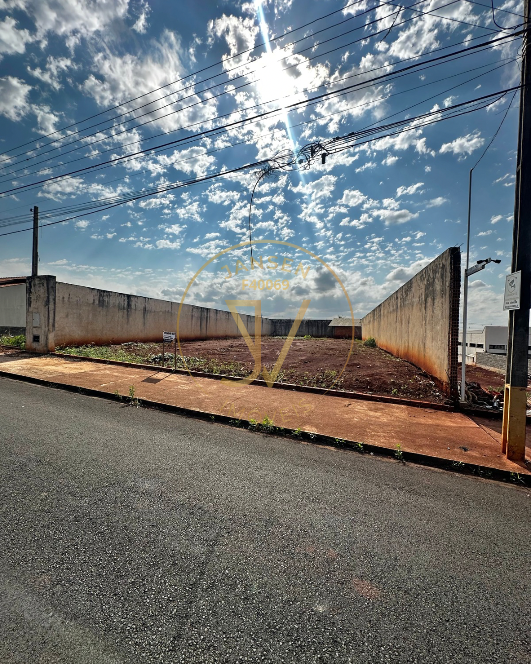 Imagens do imóveis Terreno A Venda Na Região Nobre De Ibiporã