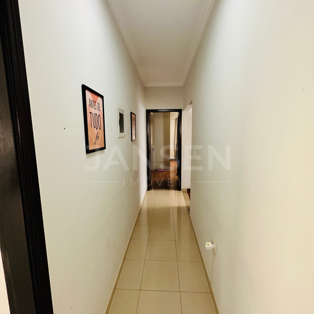 Imagens do imóveis Casa Térrea De Alto Paradão Em Condomínio Fechado