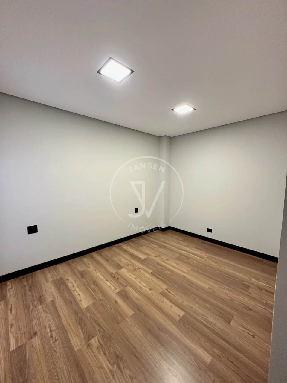 Imagens do imóveis Casa A Venda No Condomínio Royal Boulevard Em Ibiporã