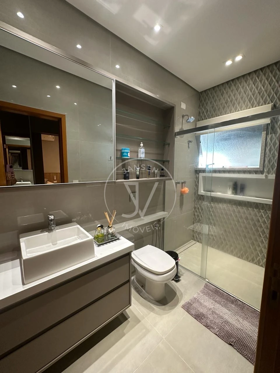 Imagens do imóveis Casa De Alto Padrão Em Condomínio Fechado