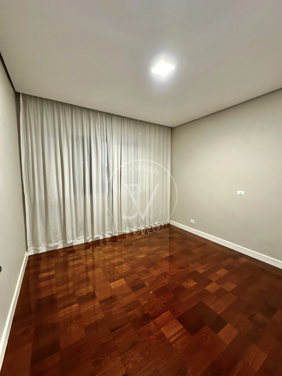 Imagens do imóveis Casa De Alto Padrão A Venda Em Condomínio Fechado Em Ibiporã