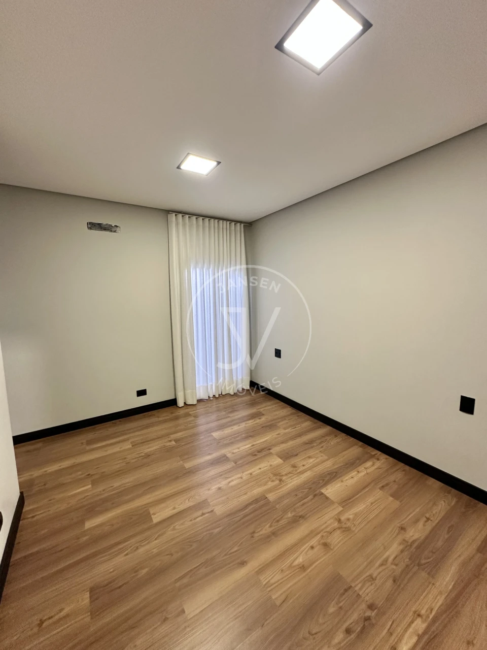 Imagens do imóveis Casa A Venda No Condomínio Royal Boulevard Em Ibiporã