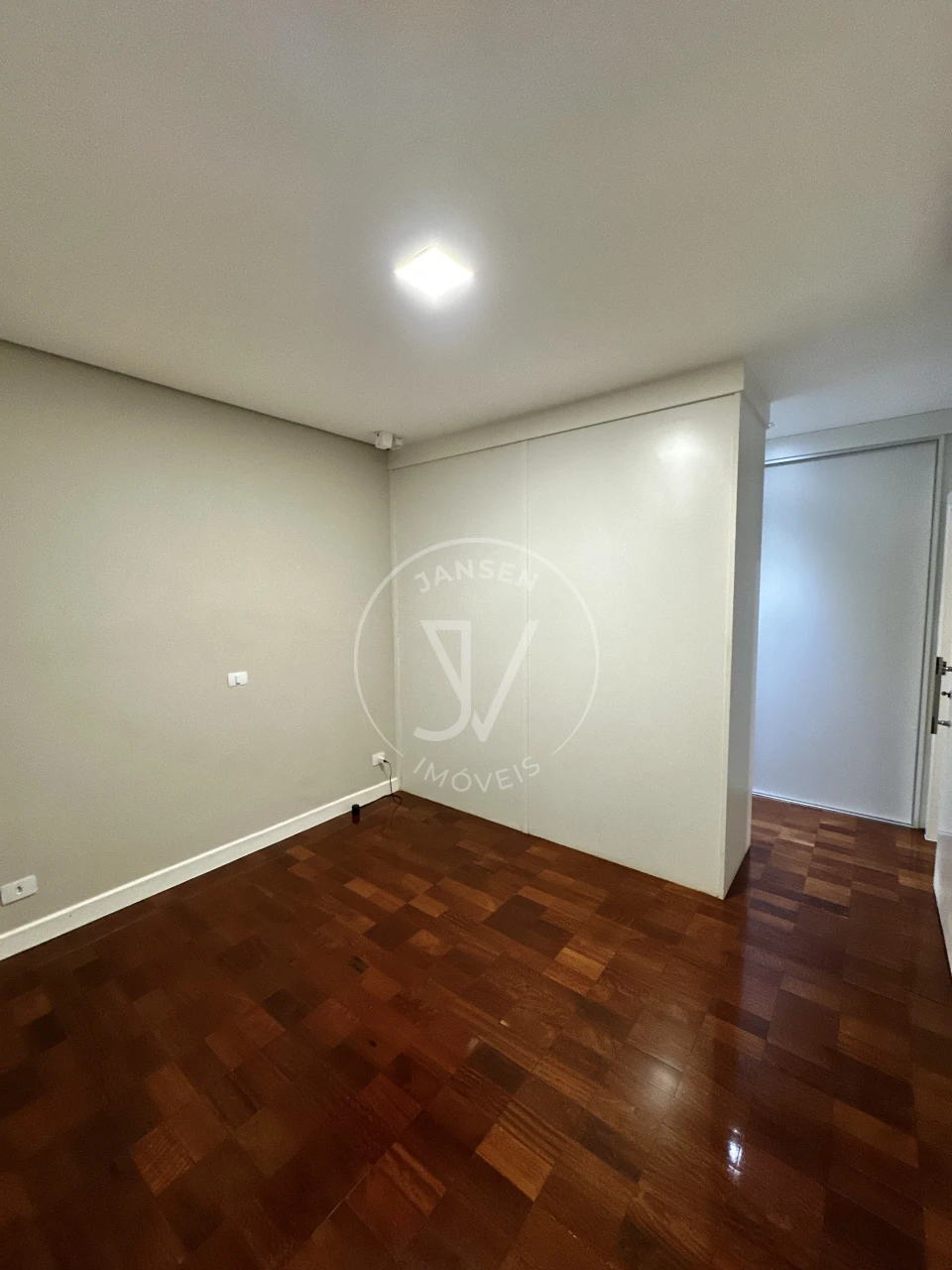 Imagens do imóveis Casa De Alto Padrão A Venda Em Condomínio Fechado Em Ibiporã