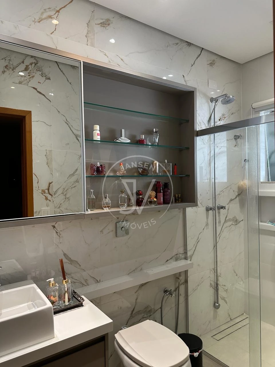 Imagens do imóveis Casa De Alto Padrão Em Condomínio Fechado