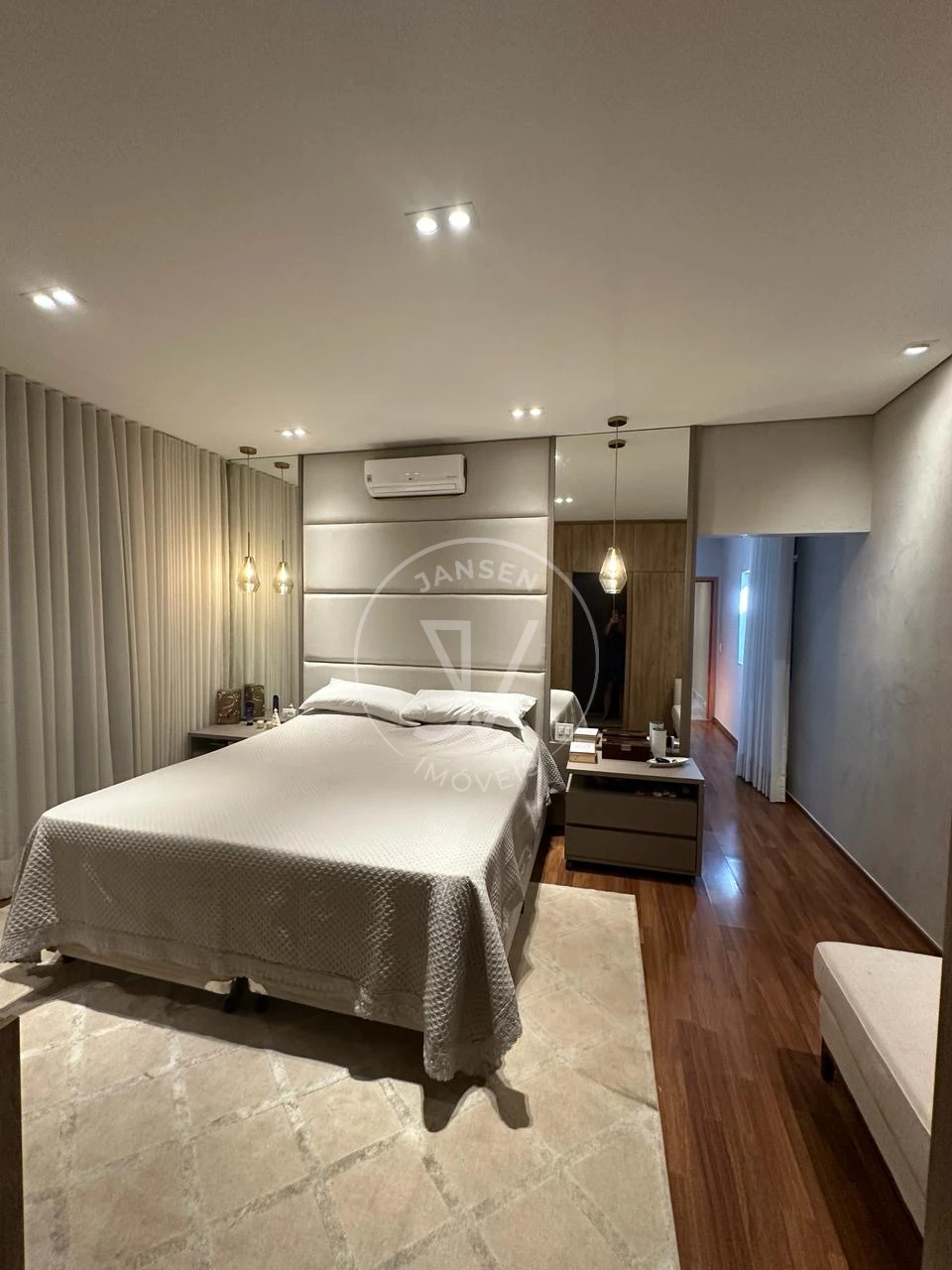 Imagens do imóveis Casa De Alto Padrão Em Condomínio Fechado