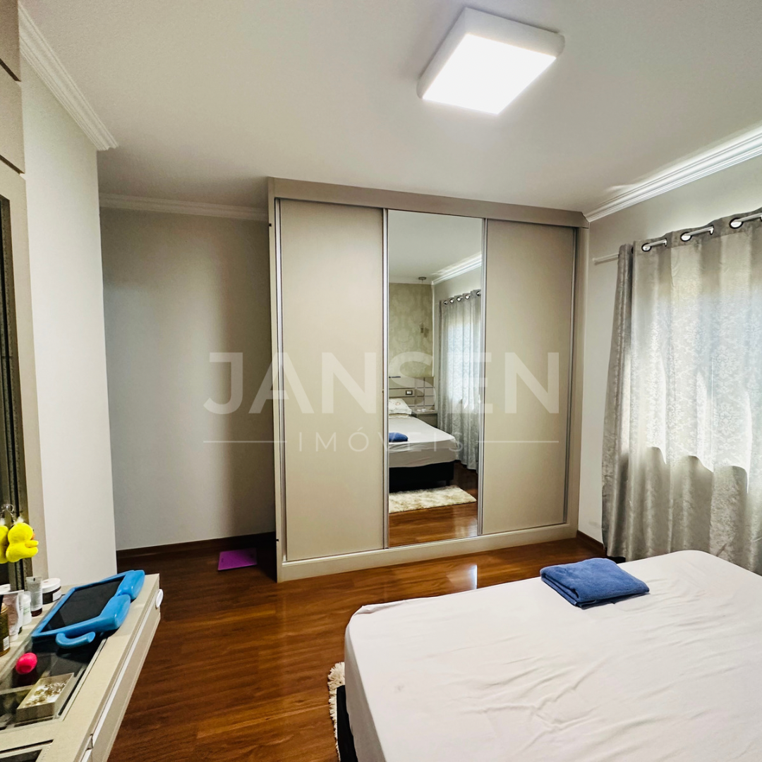 Imagens do imóveis Casa Térrea De Alto Paradão Em Condomínio Fechado