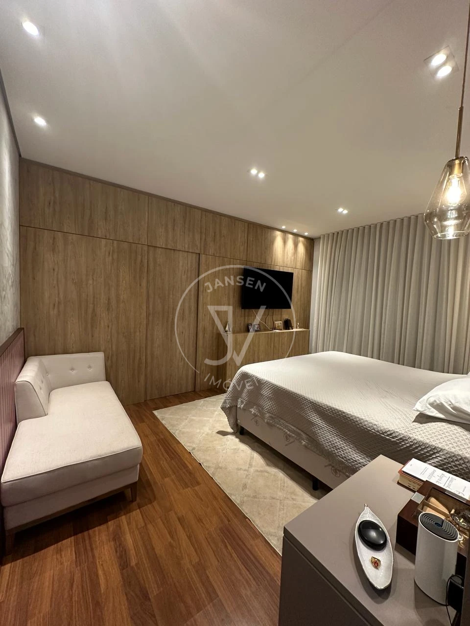 Imagens do imóveis Casa De Alto Padrão Em Condomínio Fechado