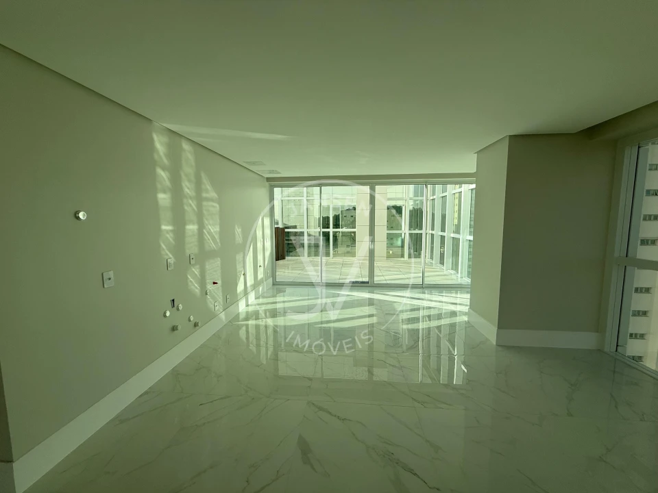 Imagens do imóveis Cobertura De Luxo No Skyline Tower Balneário Camboriú