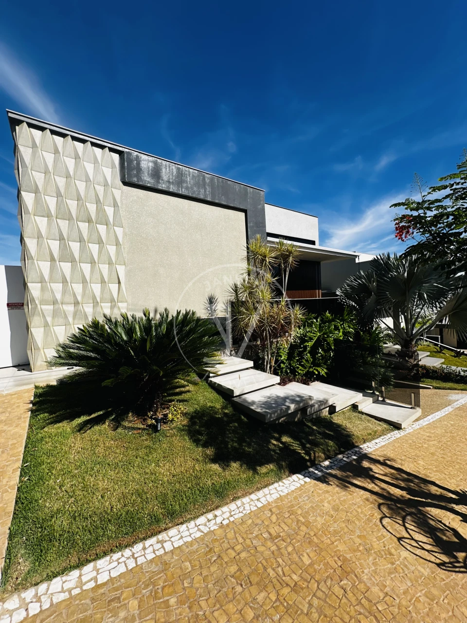 Imagens do imóveis Casa De Alto Padrão A Venda Em Condomínio Fechado Em Ibiporã