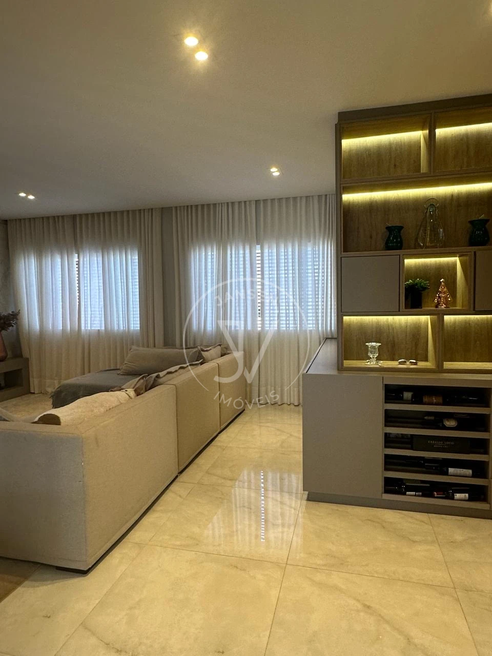 Imagens do imóveis Casa De Alto Padrão Em Condomínio Fechado