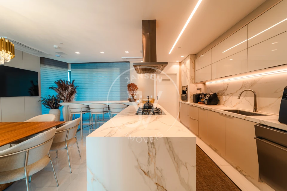 Imagens do imóveis Apartamento De Luxo No Edifício Yachthouse em Balneário Camboriú