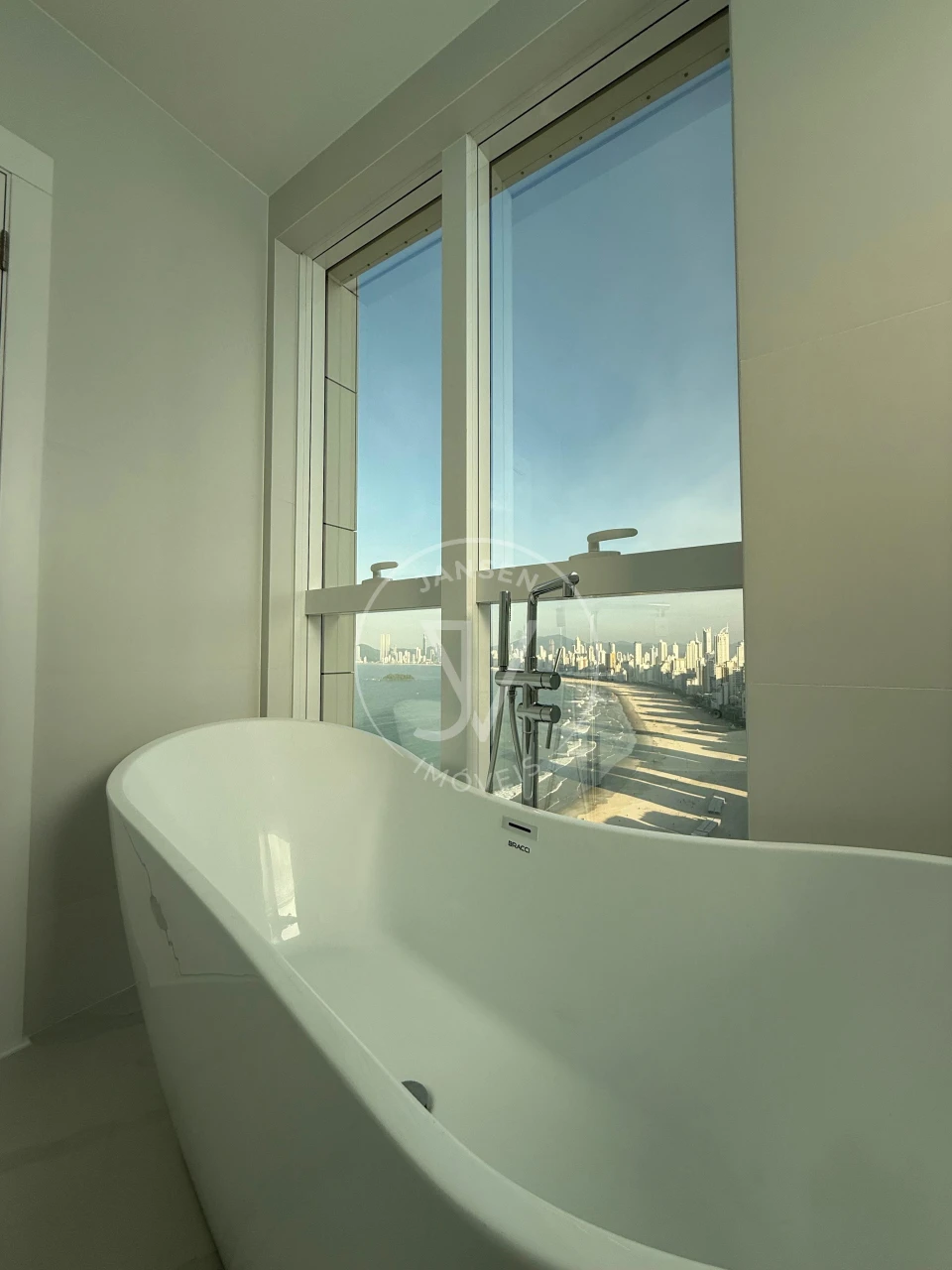 Imagens do imóveis Cobertura De Luxo No Skyline Tower Balneário Camboriú