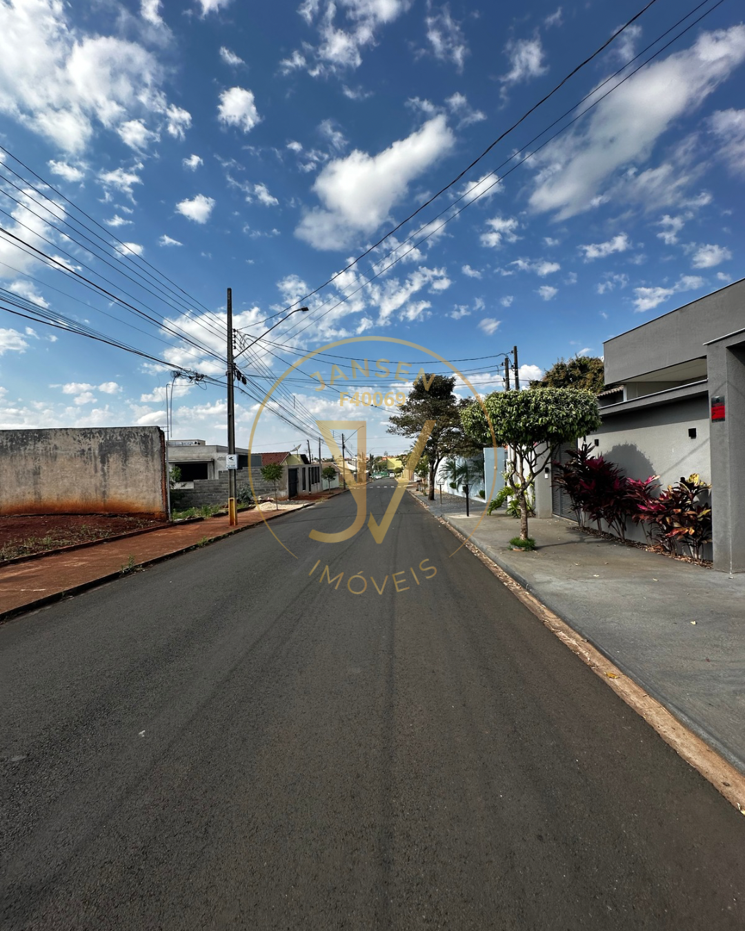 Imagens do imóveis Terreno A Venda Na Região Nobre De Ibiporã