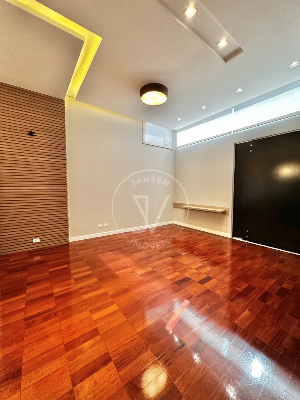 Imagens do imóveis Casa De Alto Padrão A Venda Em Condomínio Fechado Em Ibiporã