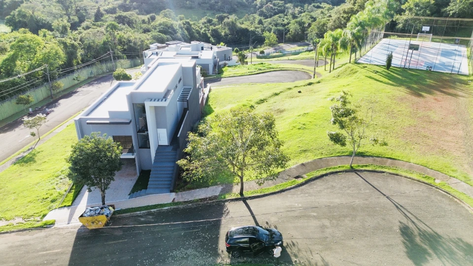 Imagens do imóveis Terreno A Venda no Condomínio Royal Boulevard em Ibiporã