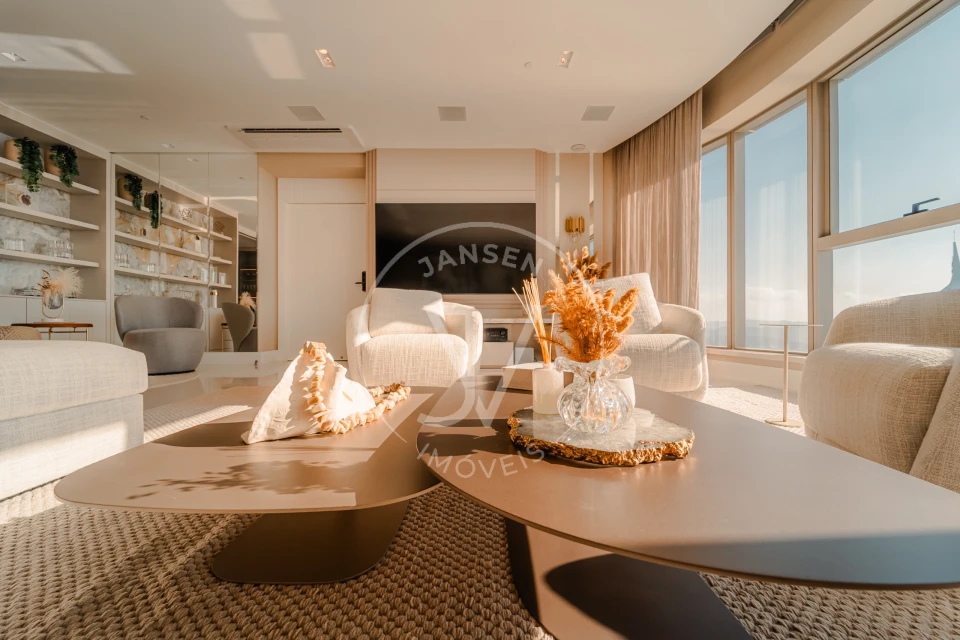Imagens do imóveis Apartamento De Luxo No Edifício Yachthouse em Balneário Camboriú