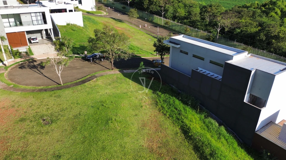 Imagens do imóveis Terreno A Venda no Condomínio Royal Boulevard em Ibiporã