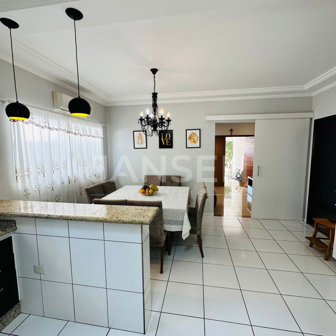 Imagens do imóveis Casa Térrea De Alto Paradão Em Condomínio Fechado