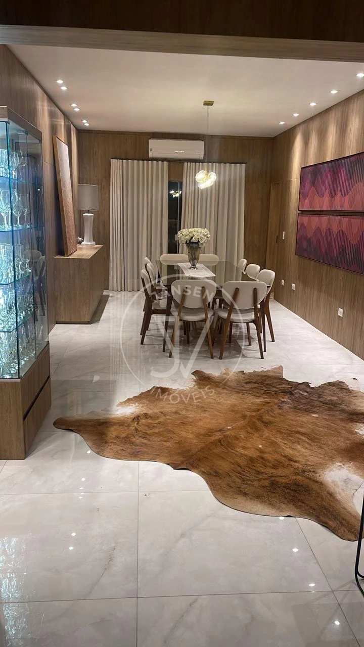 Imagens do imóveis Casa De Alto Padrão Em Condomínio Fechado