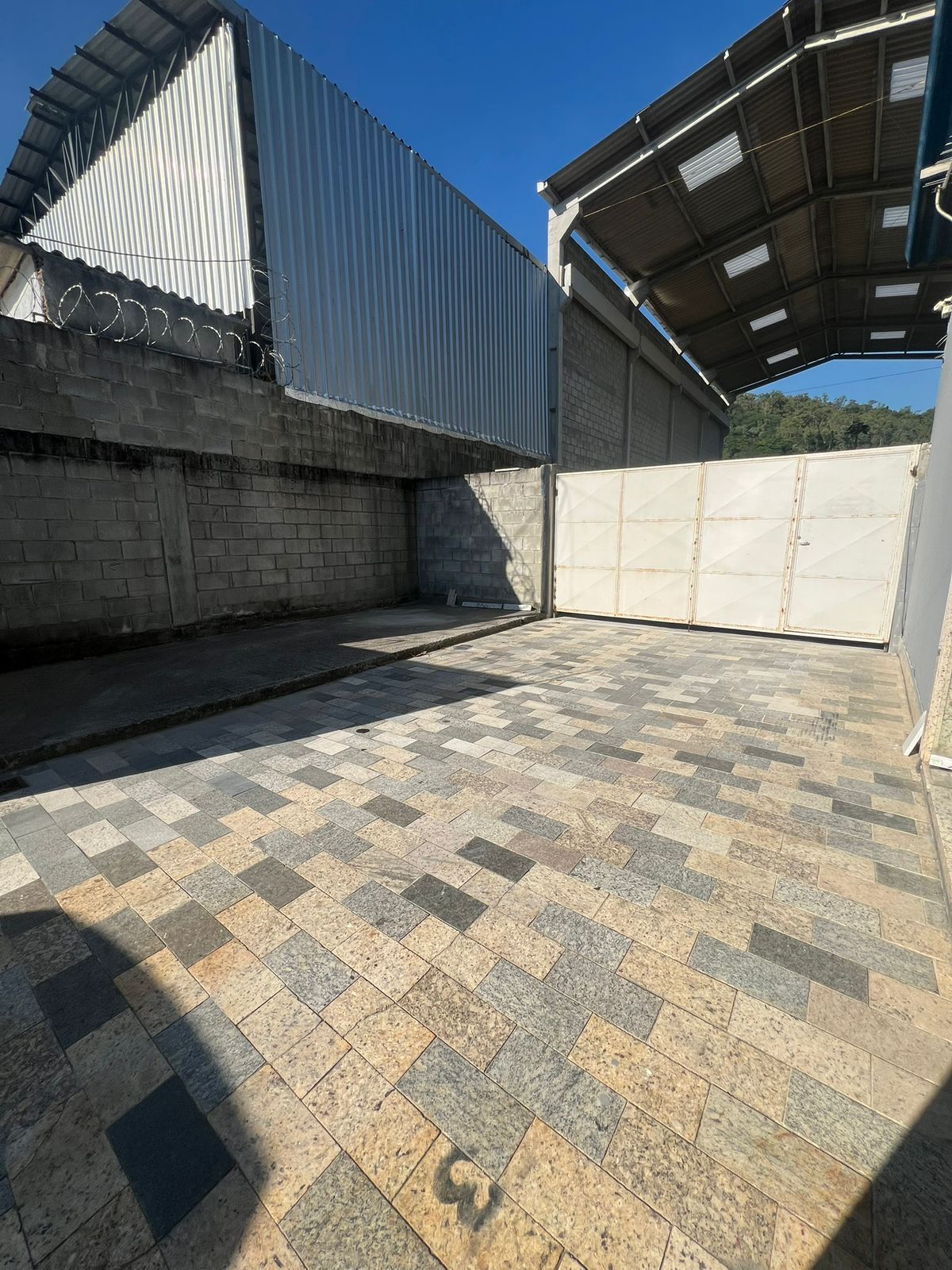 Imóvel comercial para alugar em Guaratiba, Rio de Janeiro - foto 1