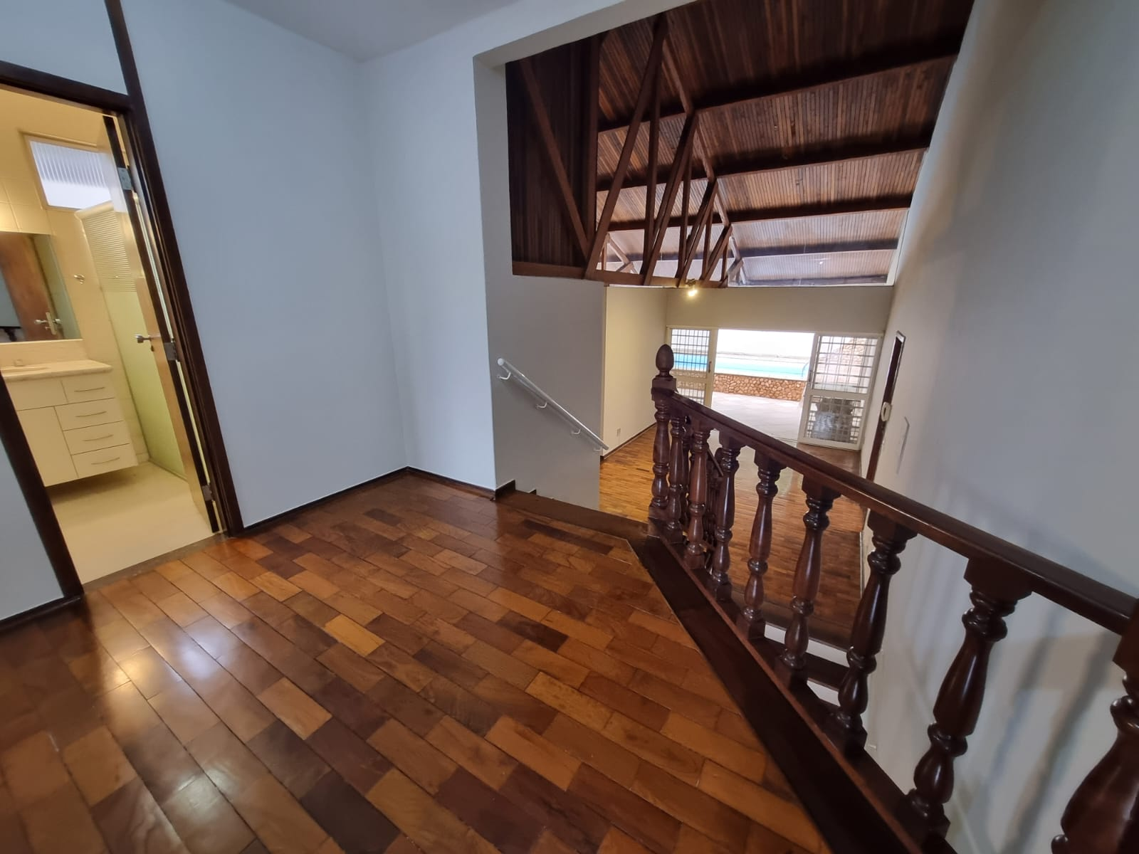 Imagens do imóveis CASA COMERCIAL PARA LOCAÇÃO - LAGO IGAPÓ II