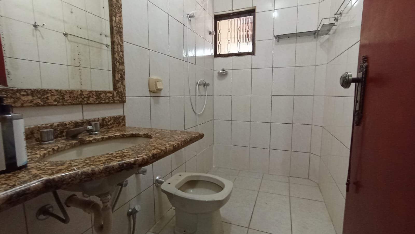 Imagens do imóveis CASA A VENDA - BAIRRO PORTAL DE VERSALHES II