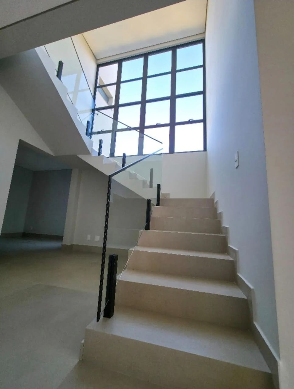 Imagens do imóveis SOBRADO A VENDA - CONDOMÍNIO PARQUE TAUÁ ARANGUA