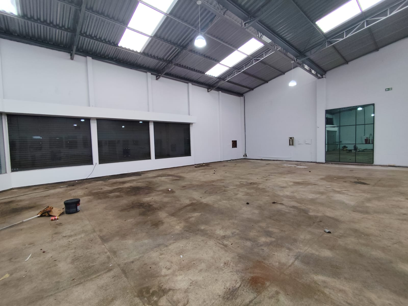 BARRACAO PARA LOCAÇÃO - AVENIDA DEZ DE DEZEMBRO Imagens do imóveis BARRACAO PARA LOCAÇÃO - AVENIDA DEZ DE DEZEMBRO