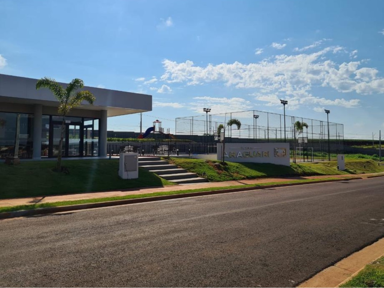 Imagens do imóveis CASA A VENDA - CONDOMINIO PARQUE TAUA ARAGUARI