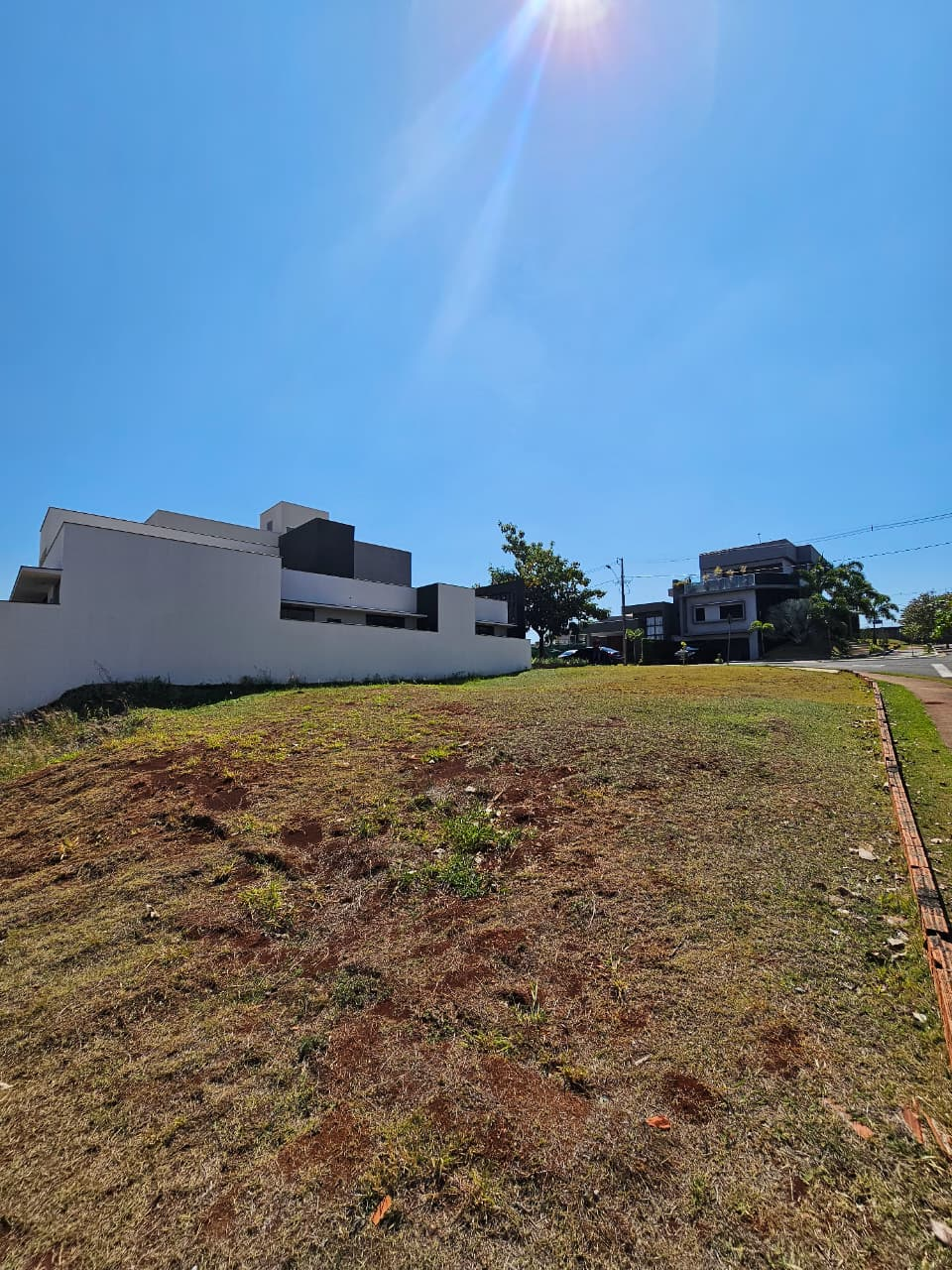 Imagens do imóveis TERRENO A VENDA - CONDOMINIO PARQUE TAUA ARANGUA