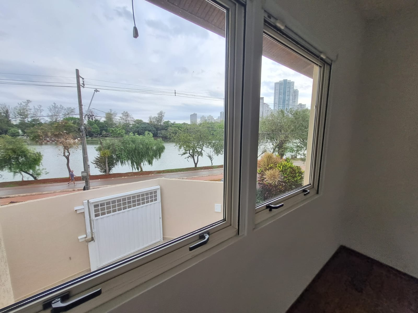 Imagens do imóveis CASA COMERCIAL PARA LOCAÇÃO - LAGO IGAPÓ II