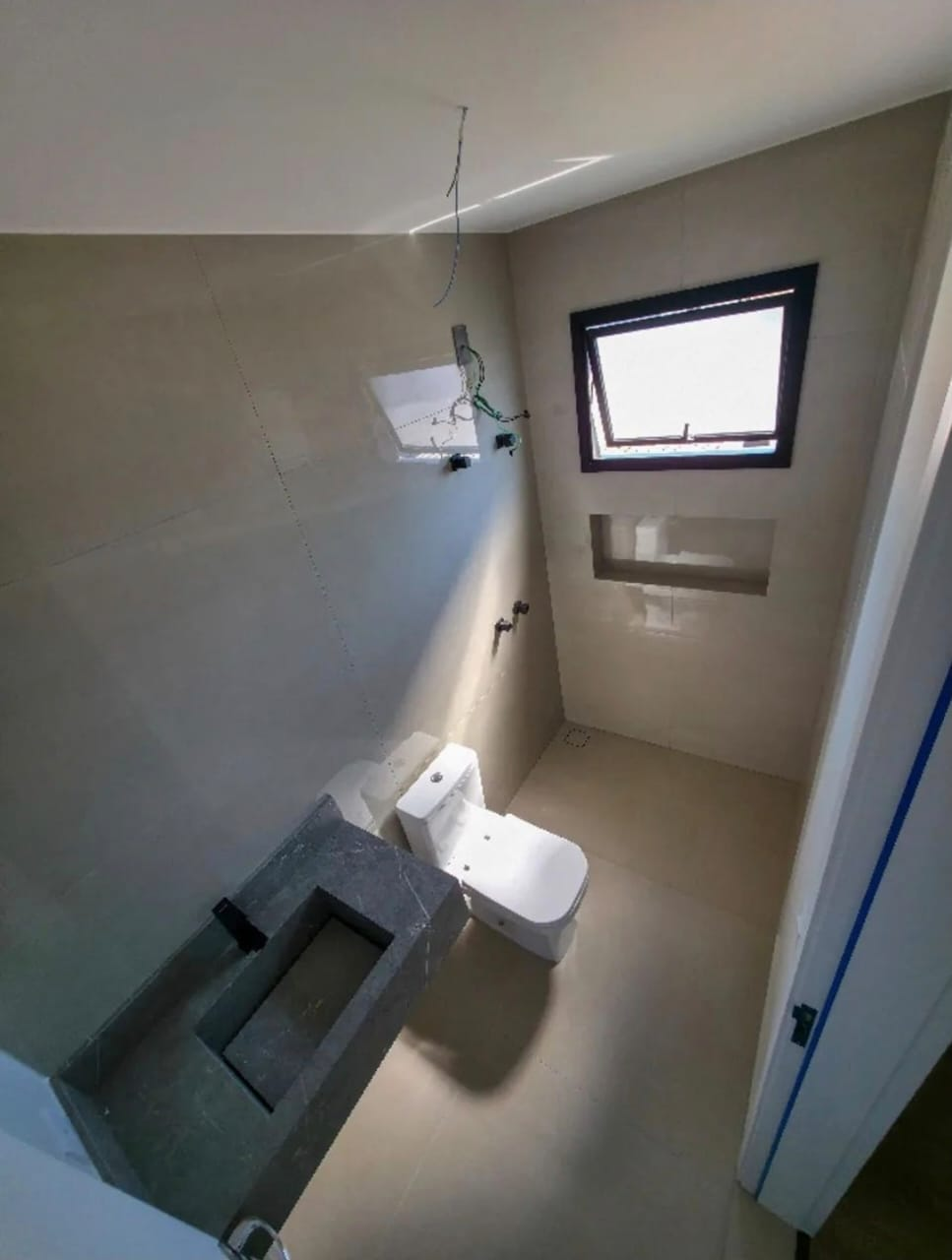 Imagens do imóveis SOBRADO A VENDA - CONDOMÍNIO PARQUE TAUÁ ARANGUA