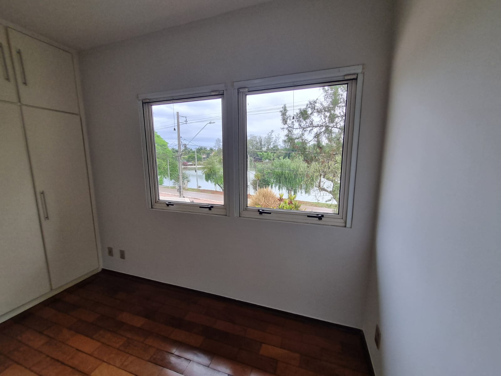 Imagens do imóveis CASA COMERCIAL PARA LOCAÇÃO - LAGO IGAPÓ II
