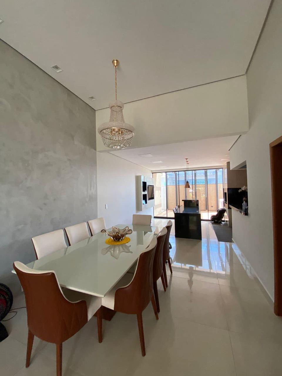 Imagens do imóveis CASA A VENDA - CONDOMINIO ROYAL FOREST