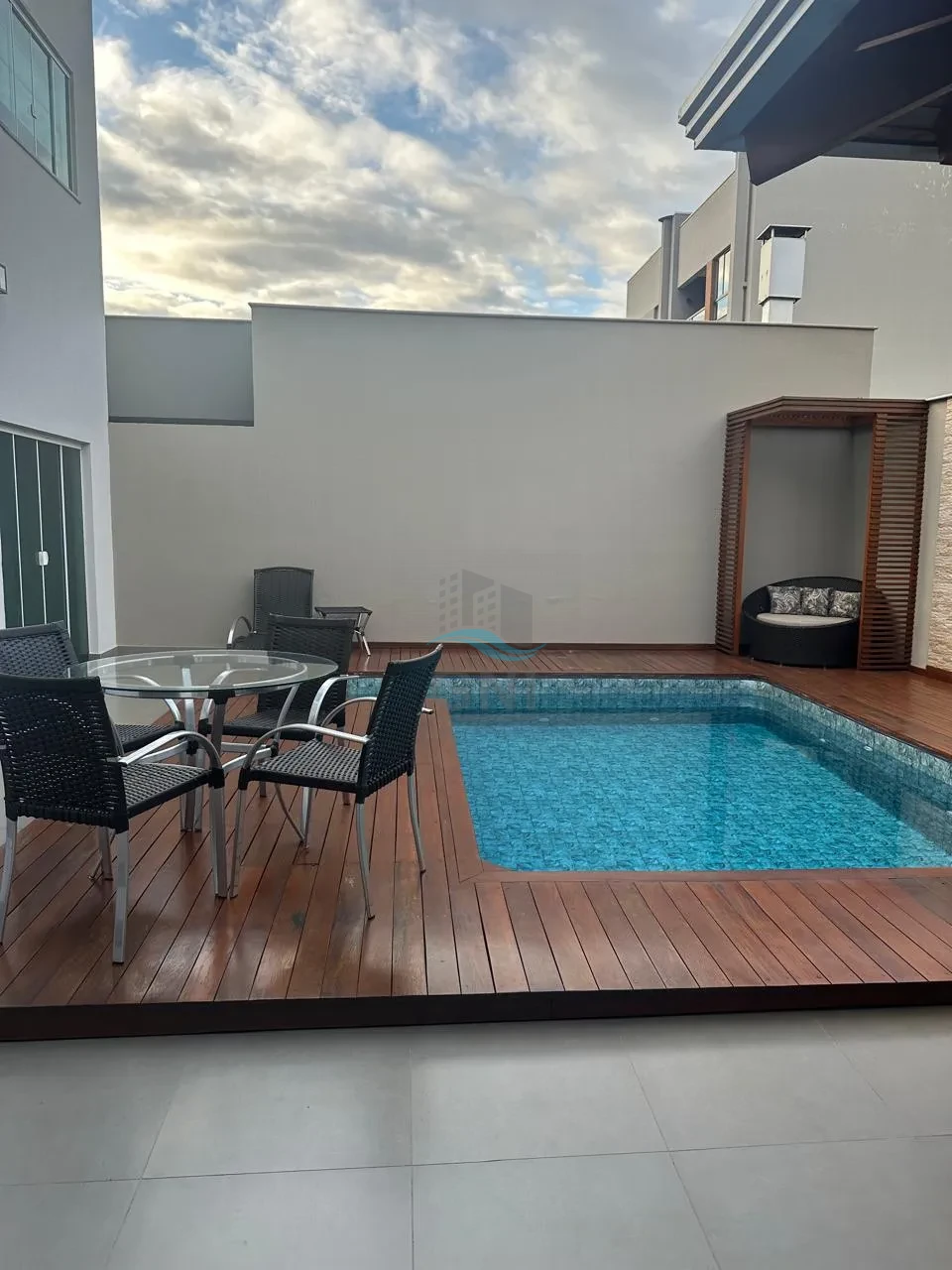 Imagens do imóveis CASA PARA LOCAÇÃO - CONDOMINIO MORADA DAS FLORES