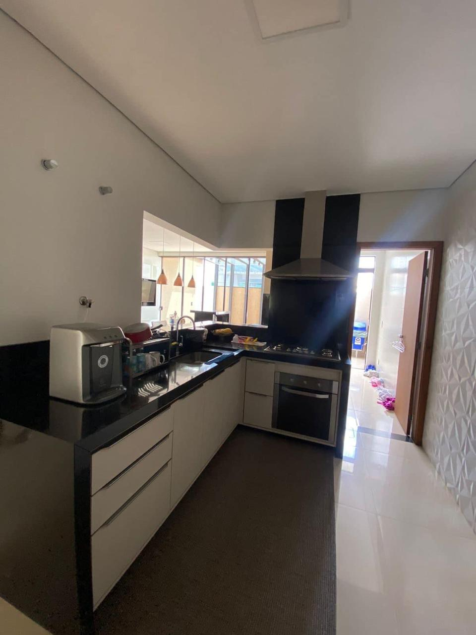 Imagens do imóveis CASA A VENDA - CONDOMINIO ROYAL FOREST