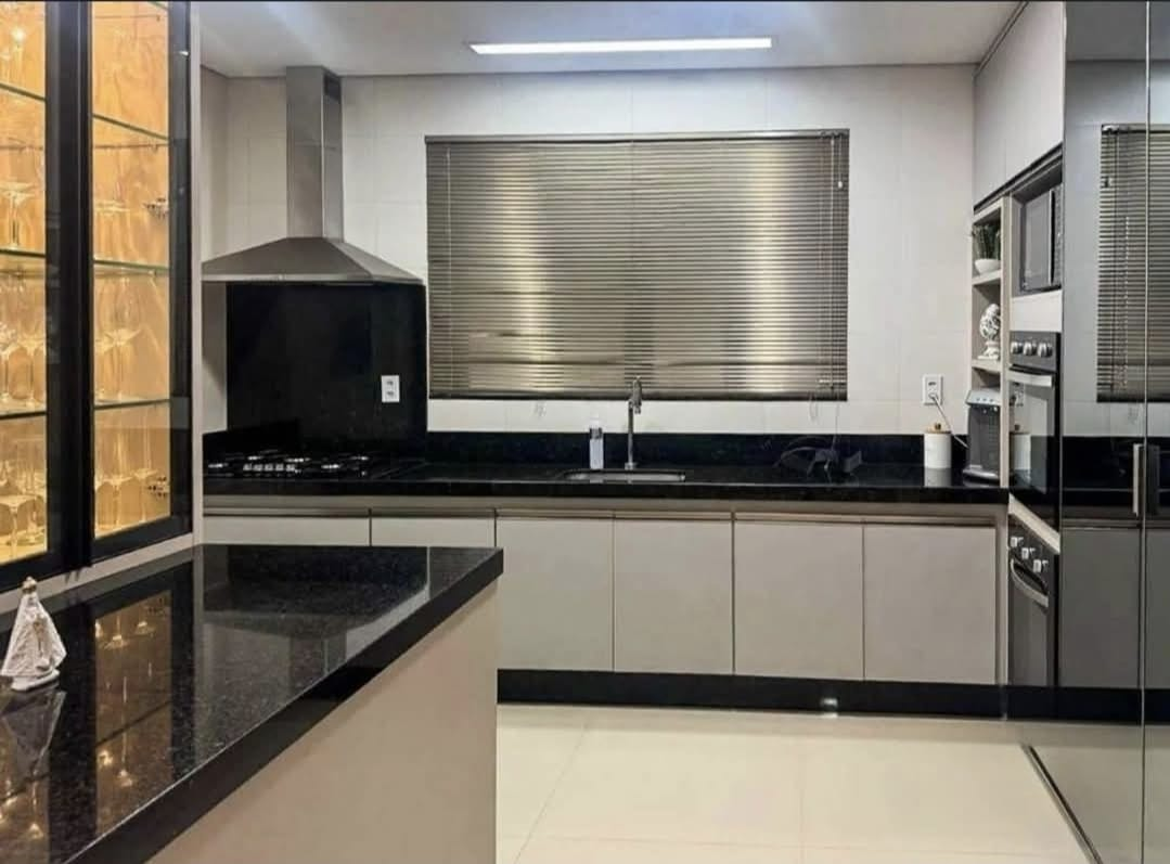 Imagens do imóveis CASA A VENDA - CONDOMINIO ROYAL FOREST