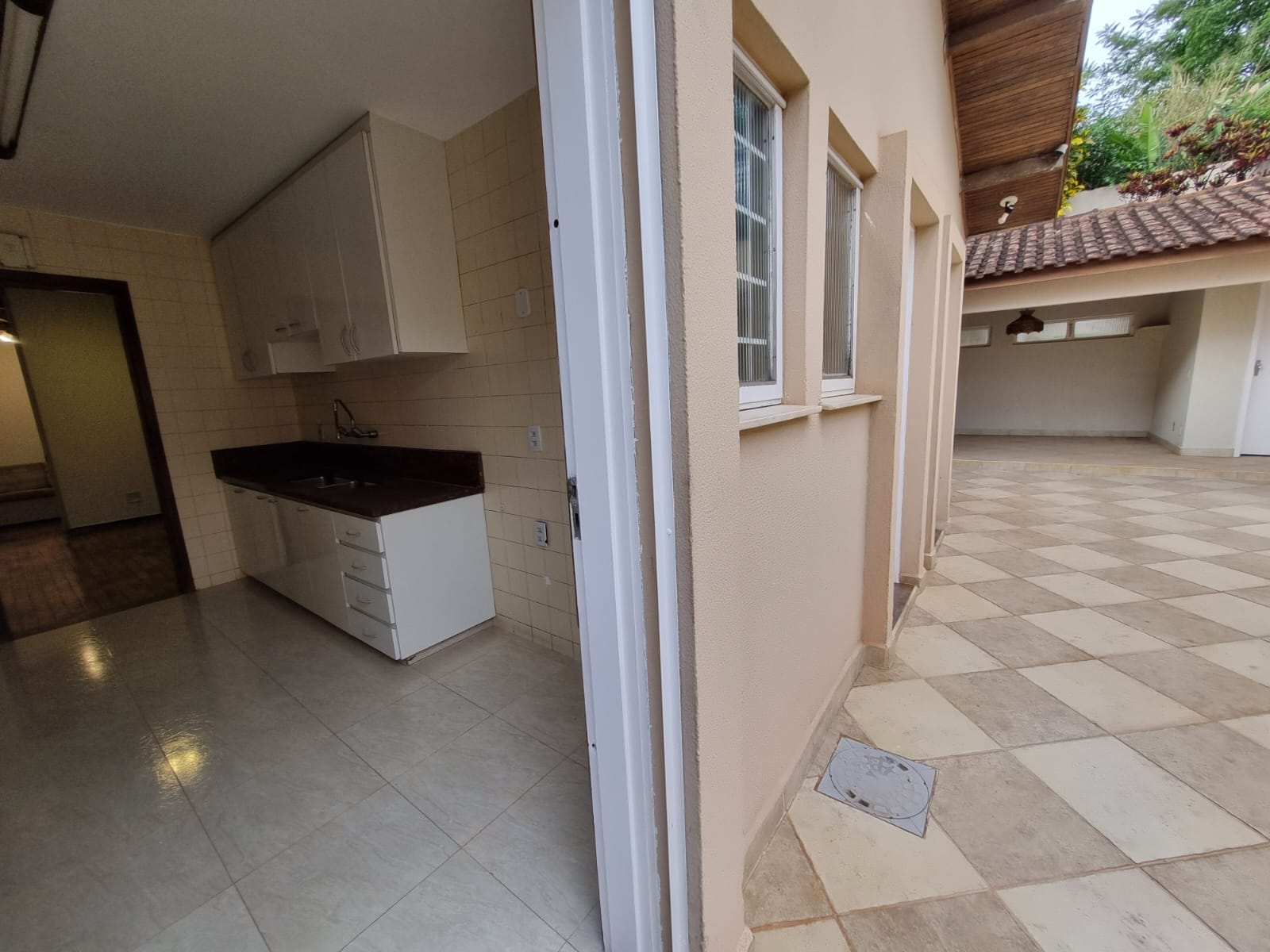 Imagens do imóveis CASA COMERCIAL PARA LOCAÇÃO - LAGO IGAPÓ II