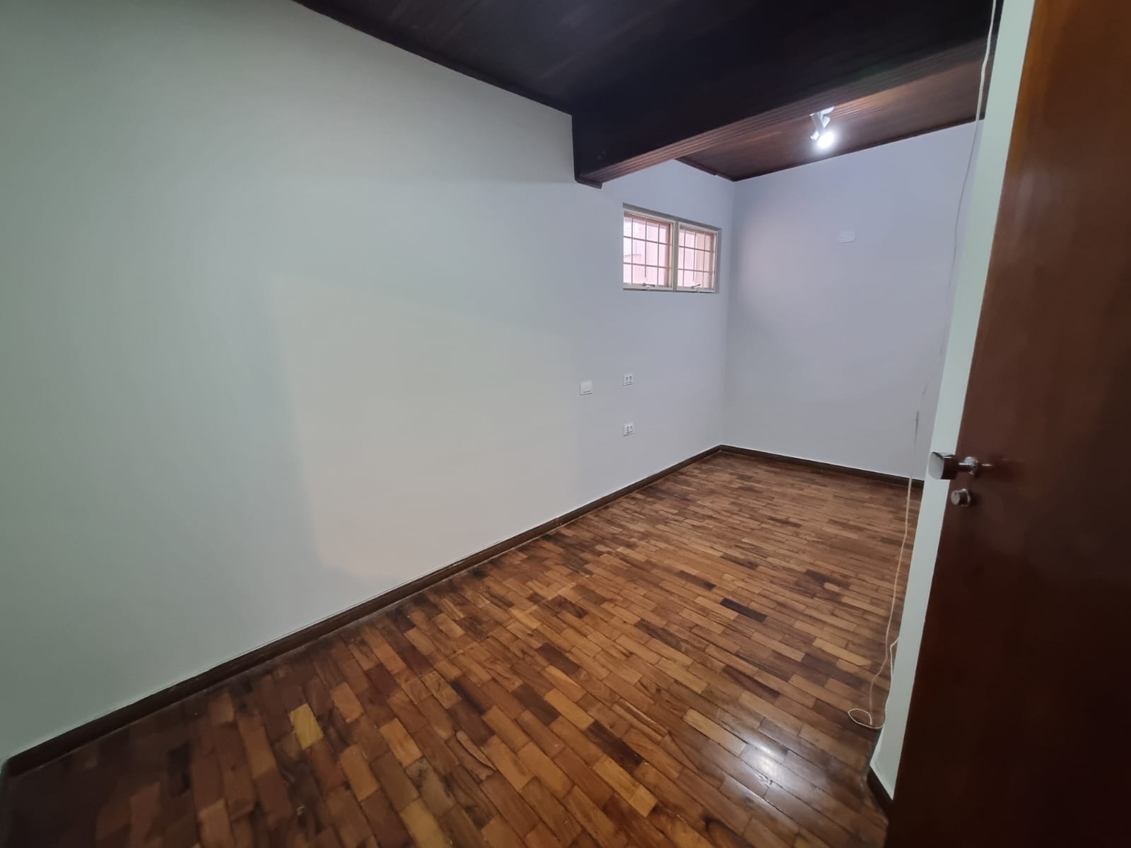 Imagens do imóveis CASA COMERCIAL PARA LOCAÇÃO - LAGO IGAPÓ II