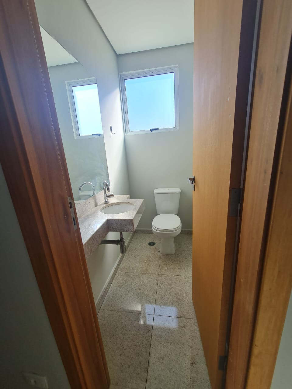 Imagens do imóveis APARTAMENTO PARA LOCAÇÃO - EDIFICIO PARANAGUA SOHO